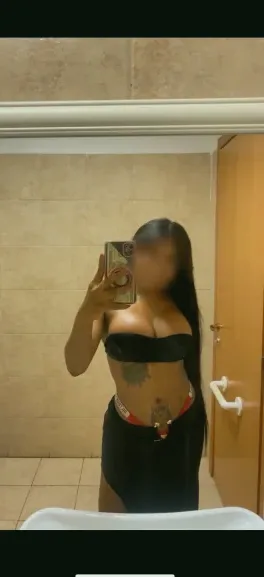 Carla, 26