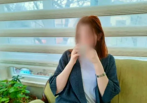Daniela, 24