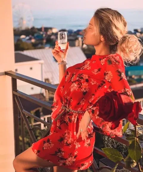 Elena, 38