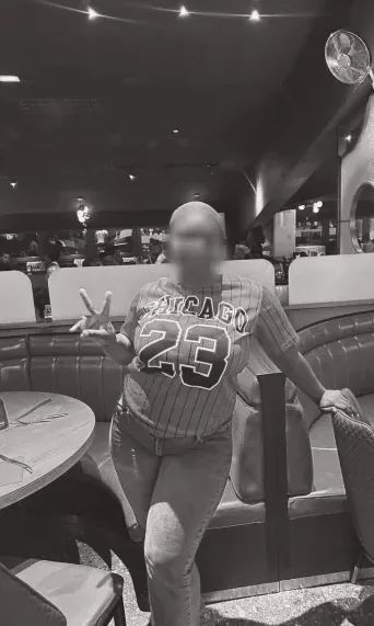 Lucia, 22