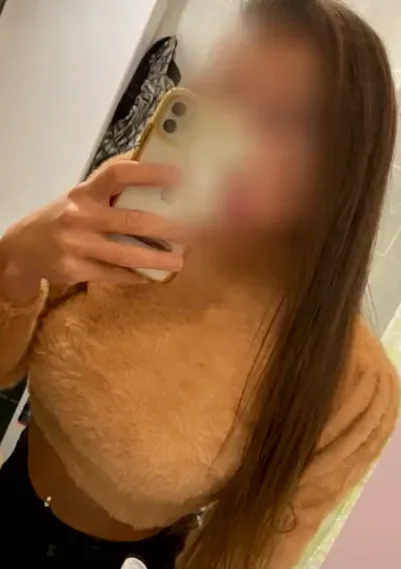 Michelle, 27
