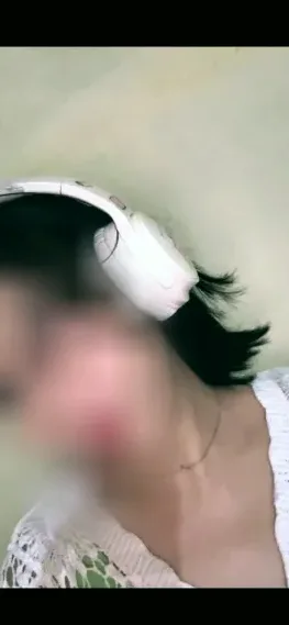 Simone, 30