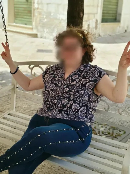 Viktoria, 27