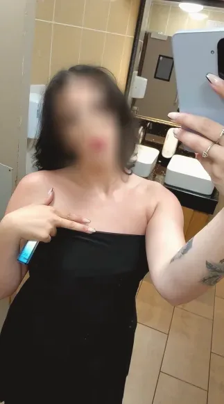 Zeynep, 27